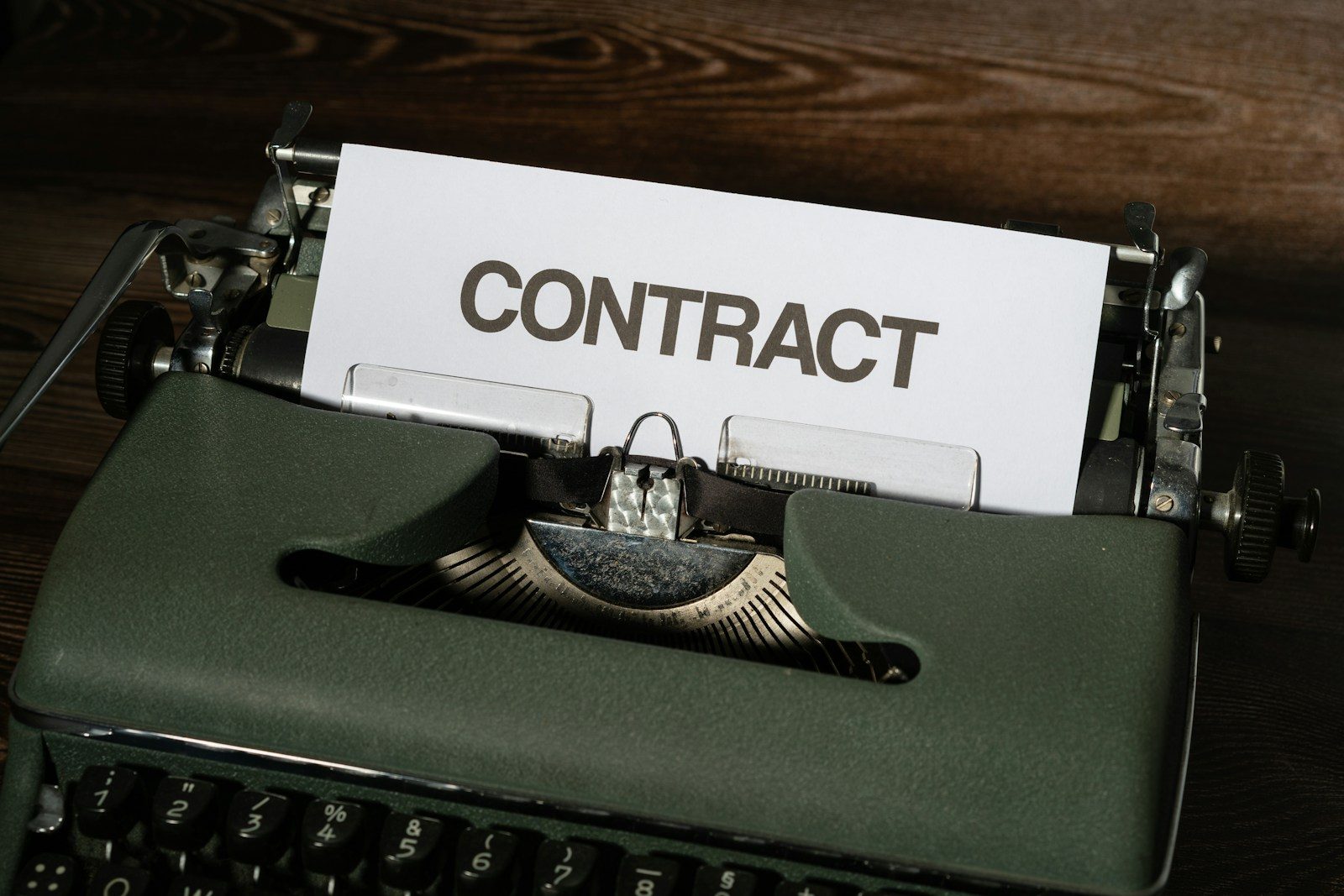 What Is a Freelance Contract and What It Should Include